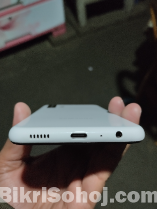 Samsung A13 একেবারে নতুনের মতই আছে